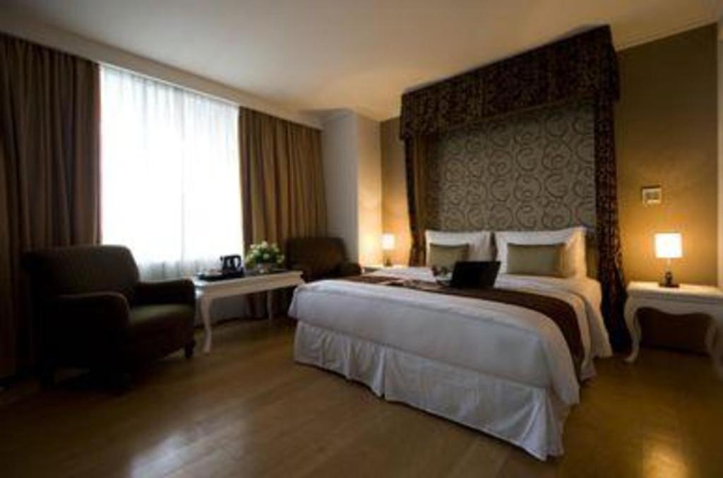 Amos Cozy Hotel Melawai Jakarta Eksteriør bilde