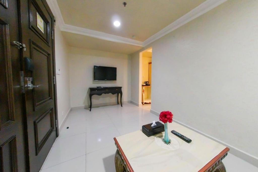 Amos Cozy Hotel Melawai Jakarta Eksteriør bilde