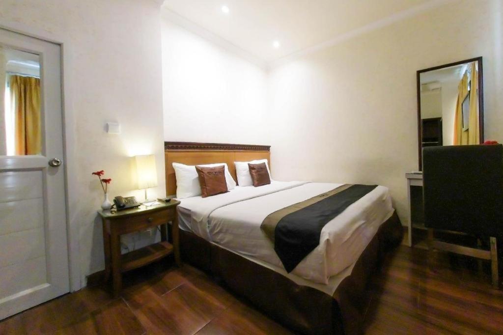 Amos Cozy Hotel Melawai Jakarta Eksteriør bilde