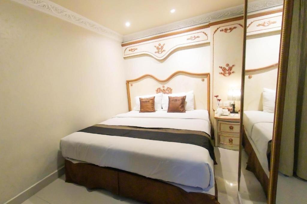 Amos Cozy Hotel Melawai Jakarta Eksteriør bilde