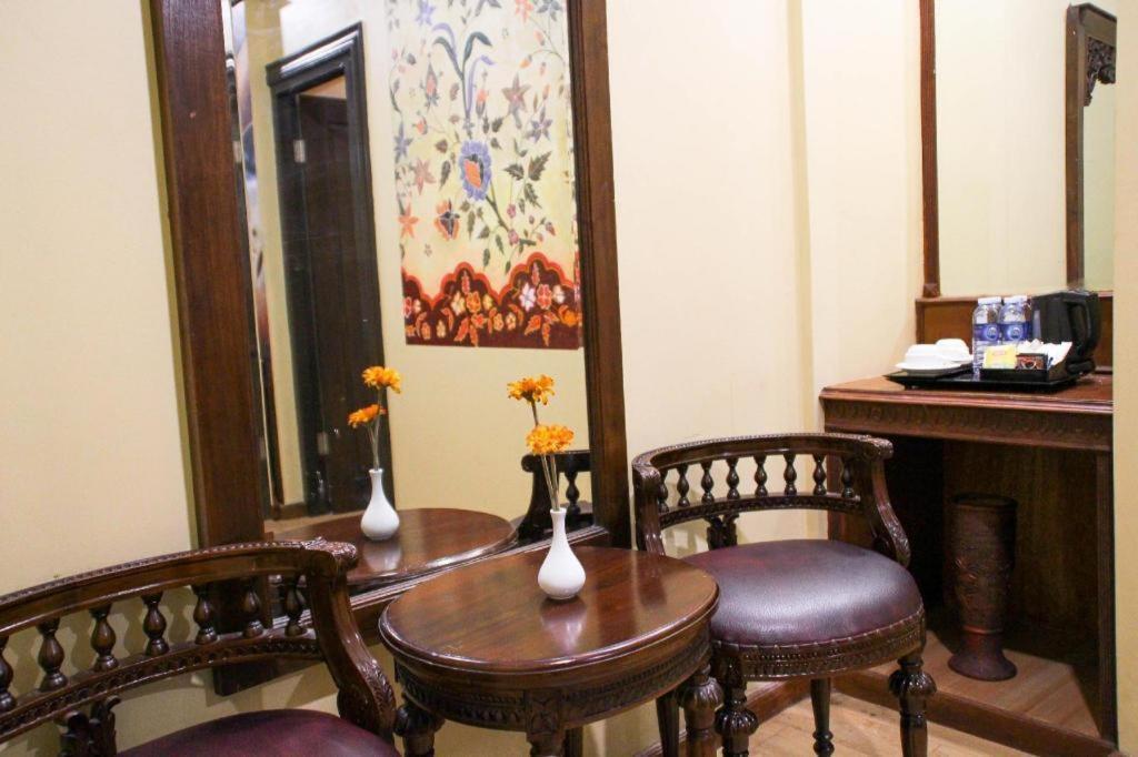 Amos Cozy Hotel Melawai Jakarta Eksteriør bilde