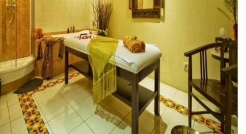 Amos Cozy Hotel Melawai Jakarta Eksteriør bilde
