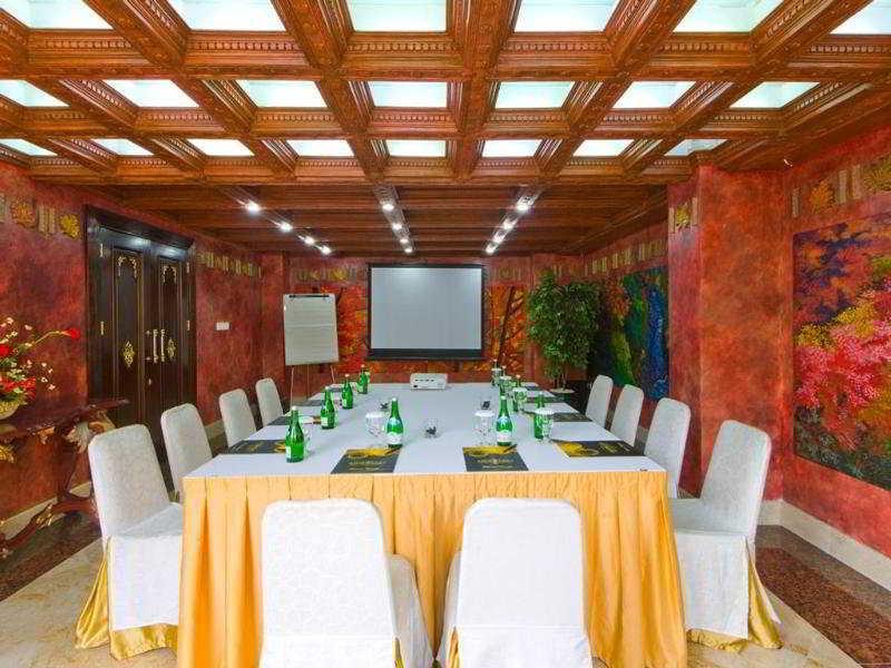 Amos Cozy Hotel Melawai Jakarta Eksteriør bilde